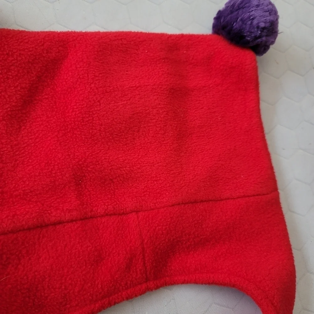 Disney Store Exclusive 3/4 Red Pom Pom Fleece Beanie Hat Minnie Mouse Daisy Duck